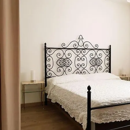 Thekeystudio, Beige Nel Centro, 4 Minuti Dal Mare Apartment Bordighera